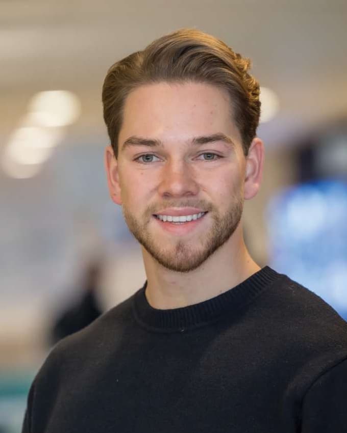 Joshua Custers, Founder van Booqs